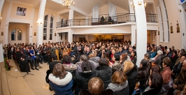 Зрители слушают маэстро Анна Огородник, UlanMedia