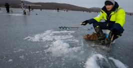 Житель Бурятии поймал морскую звезду на фестивале &quotНародная рыбалка&quot во Владивостоке Балашов Антон, PrimaMedia