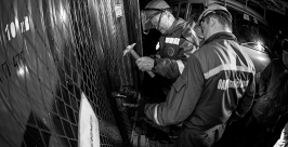 Замок с трансформаторной будки приходится сбивать молотком: ключ у председателя СНТ Анна Огородник, UlanMedia