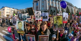 Акция &quotБессмертный полк&quot впервые прошла в Улан-Удэ в честь Дня Победы Анна Огородник, UlanMedia