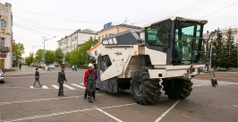 Новейшую машину — ресайклер — для ремонта автодорог презентовали в столице Бурятии Анна Огородник, UlanMedia