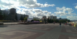 Подготовка к празднованию Дня России проходит в эти минуты в центре Улан-Удэ ИА UlanMedia