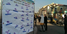 Акция &quotЯркие краски жизни&quot проходит в эти минуты в центре столицы Бурятии Эльвира Долговых, UlanMedia