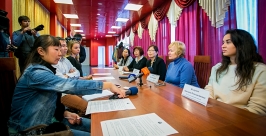 Секреты мастерства  узнают  юнные гимнастки Анна Огородник, UlanMedia