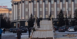 Ледовый городок начнут строить только на следующей неделе — Константин Мошковский Елена Медведева ИА UlanMedia