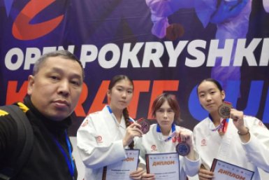 Юные спортсменки из спортивной школы №5 Минспорт Бурятии