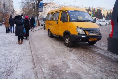 Скользкие пешеходные переходы становятся причиной синяков и ушибов у жителей Улан-Удэ Елена Медведева ИА UlanMedia