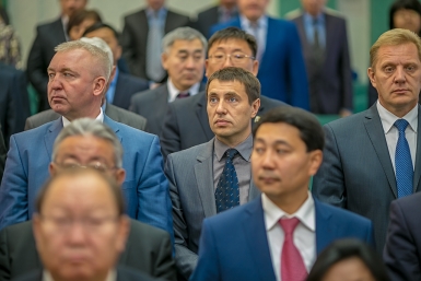 Депутаты горсовета Вадим Бредний, Андрей Козулин, Сергей Супоня Анна Огородник, UlanMedia