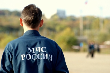  Сотрудники МЧС читали стихи женщинам на улицах Улан-Удэ Никитина Юлия, PrimaMedia