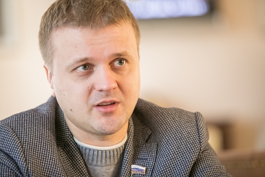 Депутат КПРФ закон не открывал ни разу в жизни - Алексей Диденко Анна Огородник ИА UlanMedia
