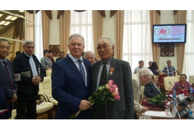 Награждение ветеранов юбилейными медалями Екатерина Демина ИА UlanMedia