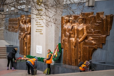 Молодежь Улан-Удэ провела экологическую акцию "Сберечь для потомков" на Мемориале Победы Анна Огородник, UlanMedia