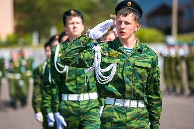 Парадным маршем прошли по плацу в Сосновом Бору Улан-Удэ юные участники игры "Победа" Анна Огородник, UlanMedia