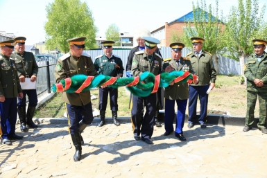Памятник казакам открыли в Джидинском районе Бурятии Николай Муруев пресс-служба ОКО РБ &quotВерхнеудинское&quot