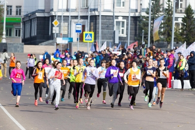 Легкоатлетическая эстафета на призы администрации города &quotпробежала&quot по Улан-Удэ Анна Огородник, UlanMedia
