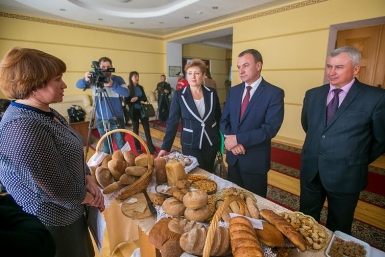 Выставка хлеба лечебно-профилактического назначения прошла в правительстве Бурятии Анна Огородник, UlanMedia 