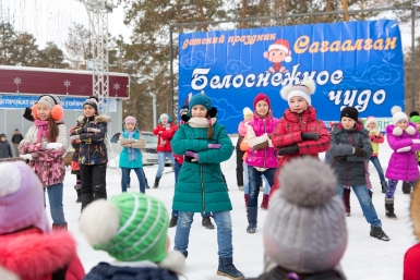 Танцевальный флэшмоб в парке Юбилейный Александра Данилова, UlanMedia