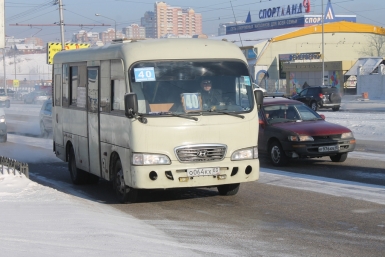 Против повышения цен на проезд в автобусах выступают в Улан-Удэ Василий Тараруев, UlanMedia