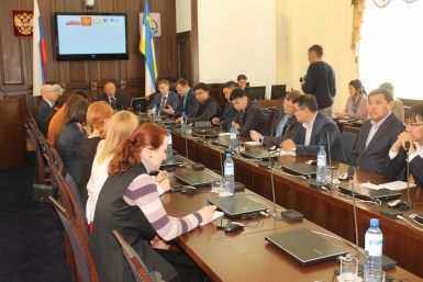 Круглый стол &quotВыборы глазами молодежи и повышение их  электоральной активности&quot Василий Тараруев, UlanMedia