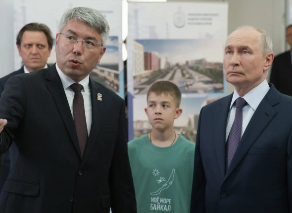 Глава Бурятии поздравил Путина с днём рождения
