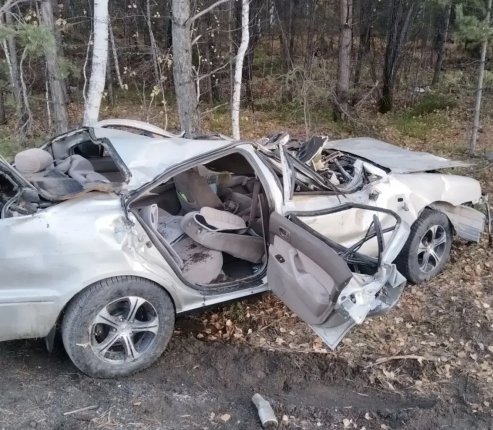 Два человека пострадали в перевернувшейся 