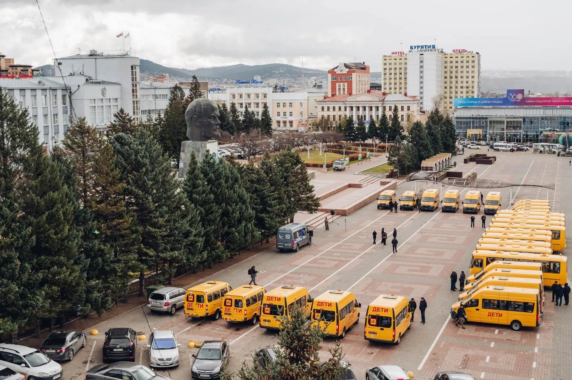 Новые автобусы получили школы Бурятии пресс-служба правительства Бурятии